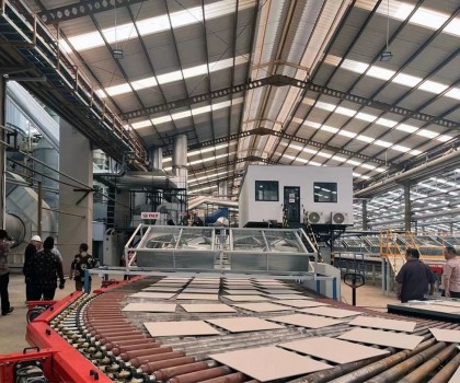 力泰賦能SPS新速度｜印尼單線日產(chǎn)30000m2數(shù)智生產(chǎn)線成功投產(chǎn)！