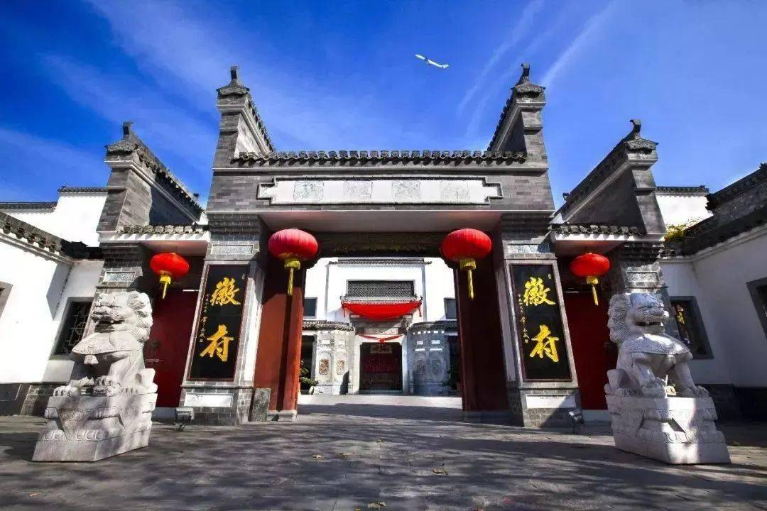 1661561606391292.png 冠軍磁磚董事總經理龍根4.png