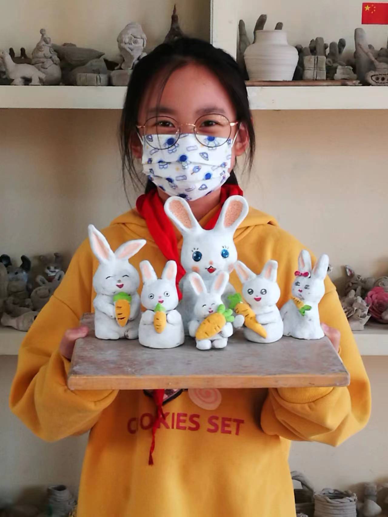 “藝”起加油――盛世長(zhǎng)安小學(xué)陶藝社團(tuán)巧手迎兔年 (2).jpg