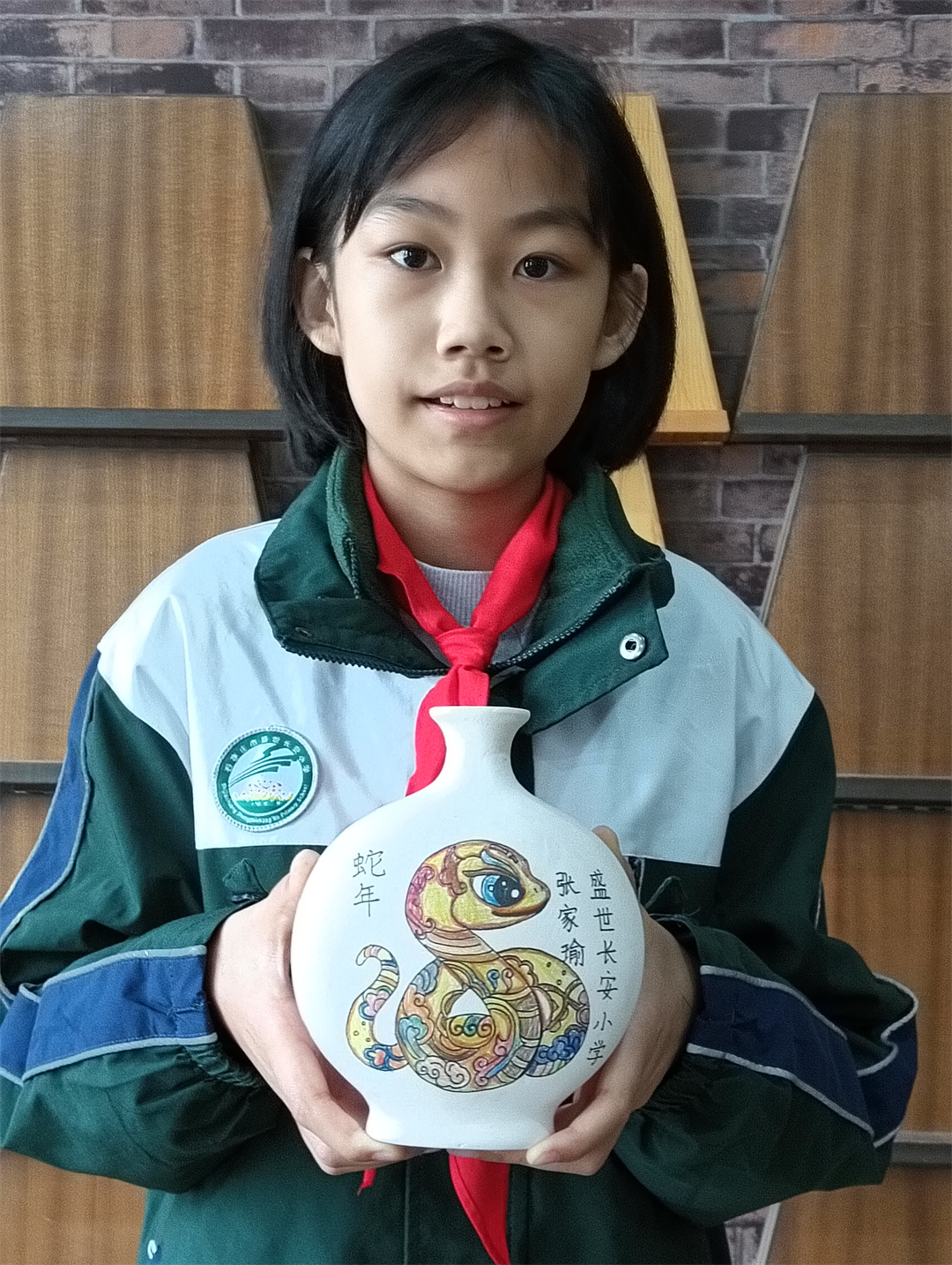 弘揚傳統(tǒng)文化——盛世長安小學(xué)陶藝社團迎新年手作生肖“蛇” 活動.jpg