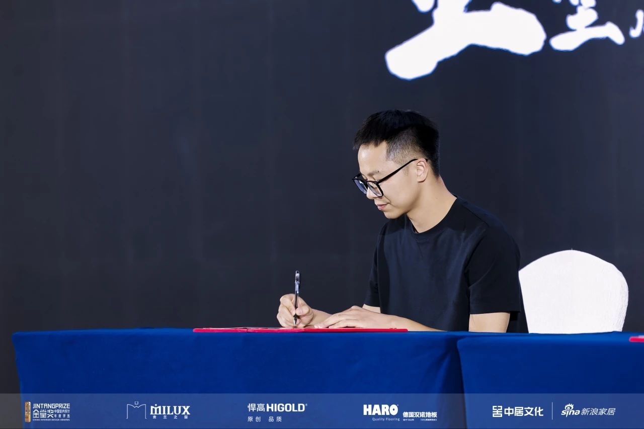 1752133789708469.jpg c3757670c2b0f2c72e49d15c754aff9c.jpg